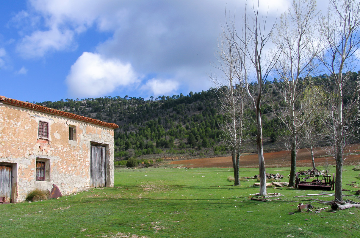 188_8882_Valle_del_rio_Cabriel_Teruel_Spain.jpg